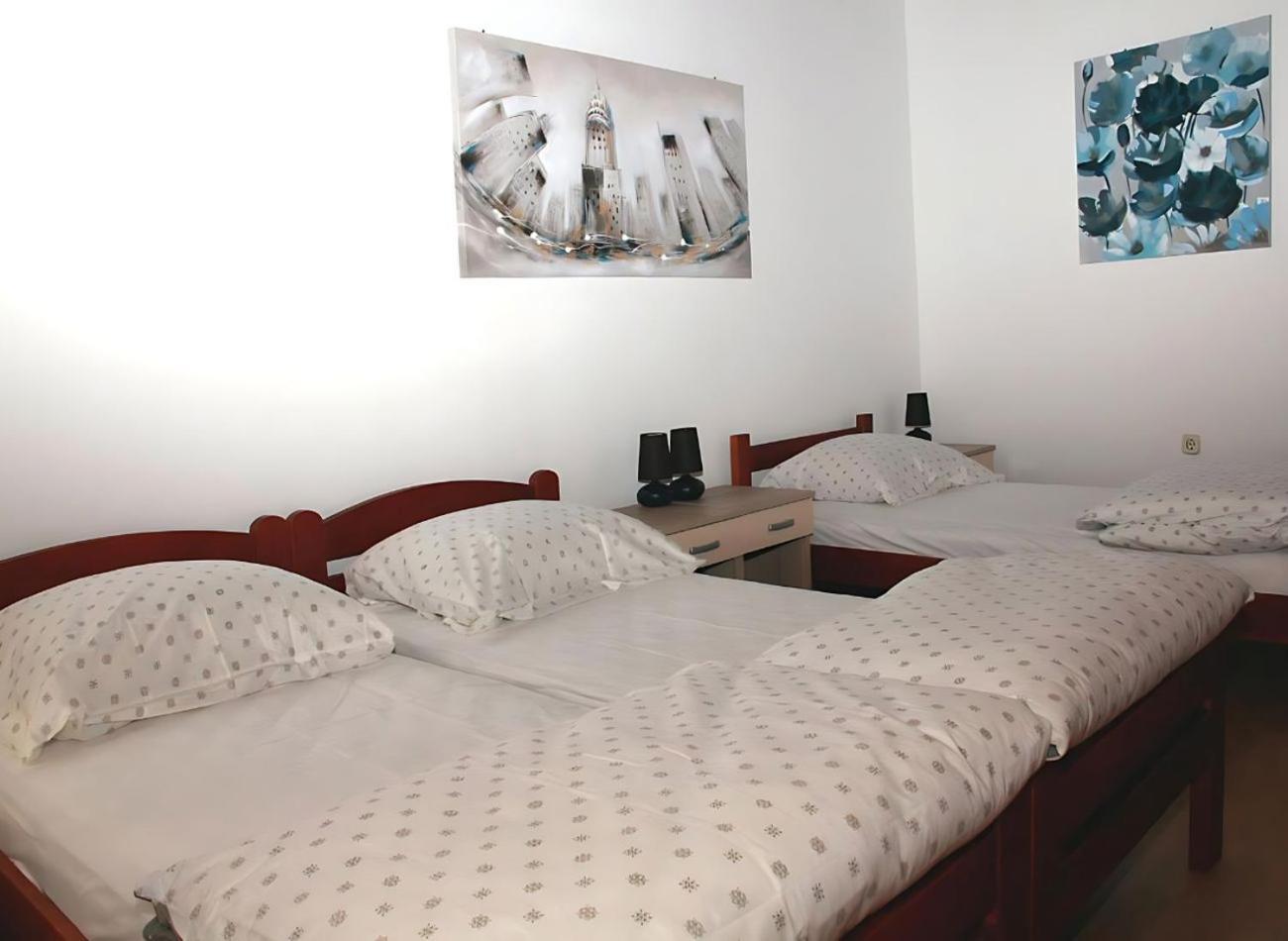 שיבניק Sunny Rooms And Suites מראה חיצוני תמונה
