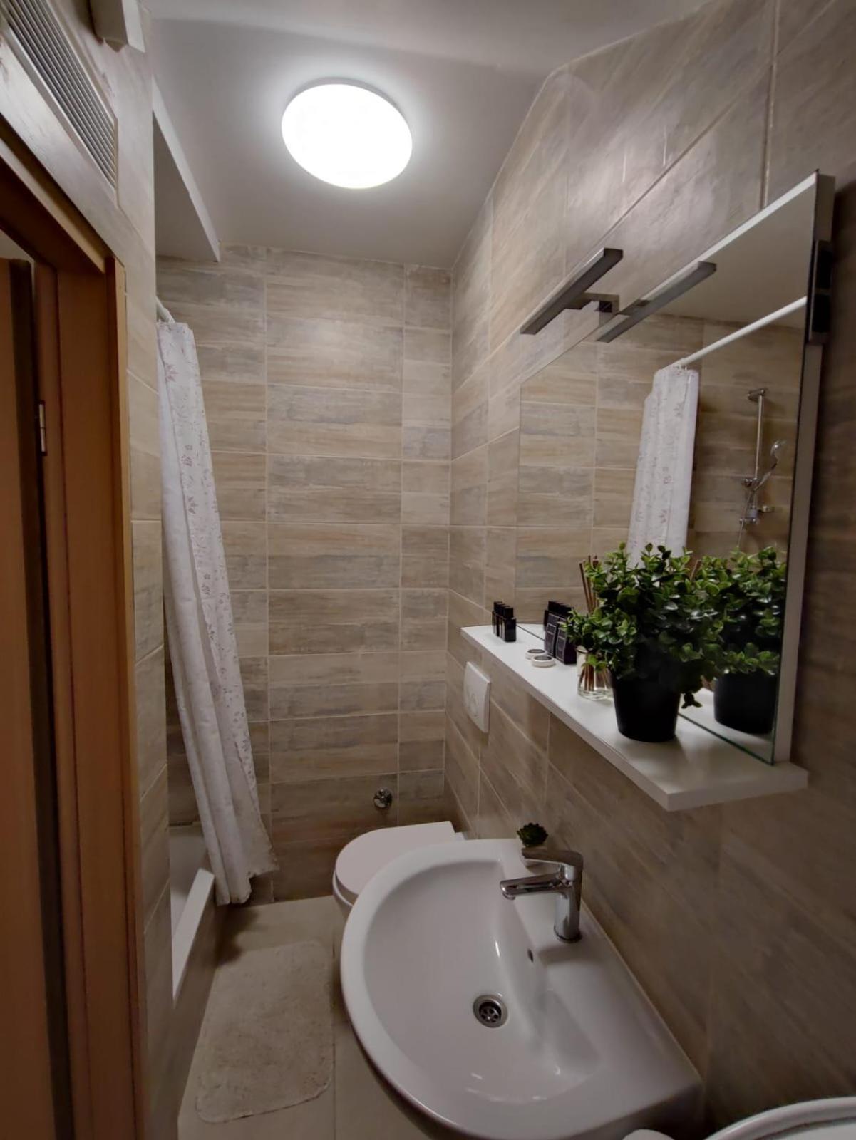 שיבניק Sunny Rooms And Suites מראה חיצוני תמונה