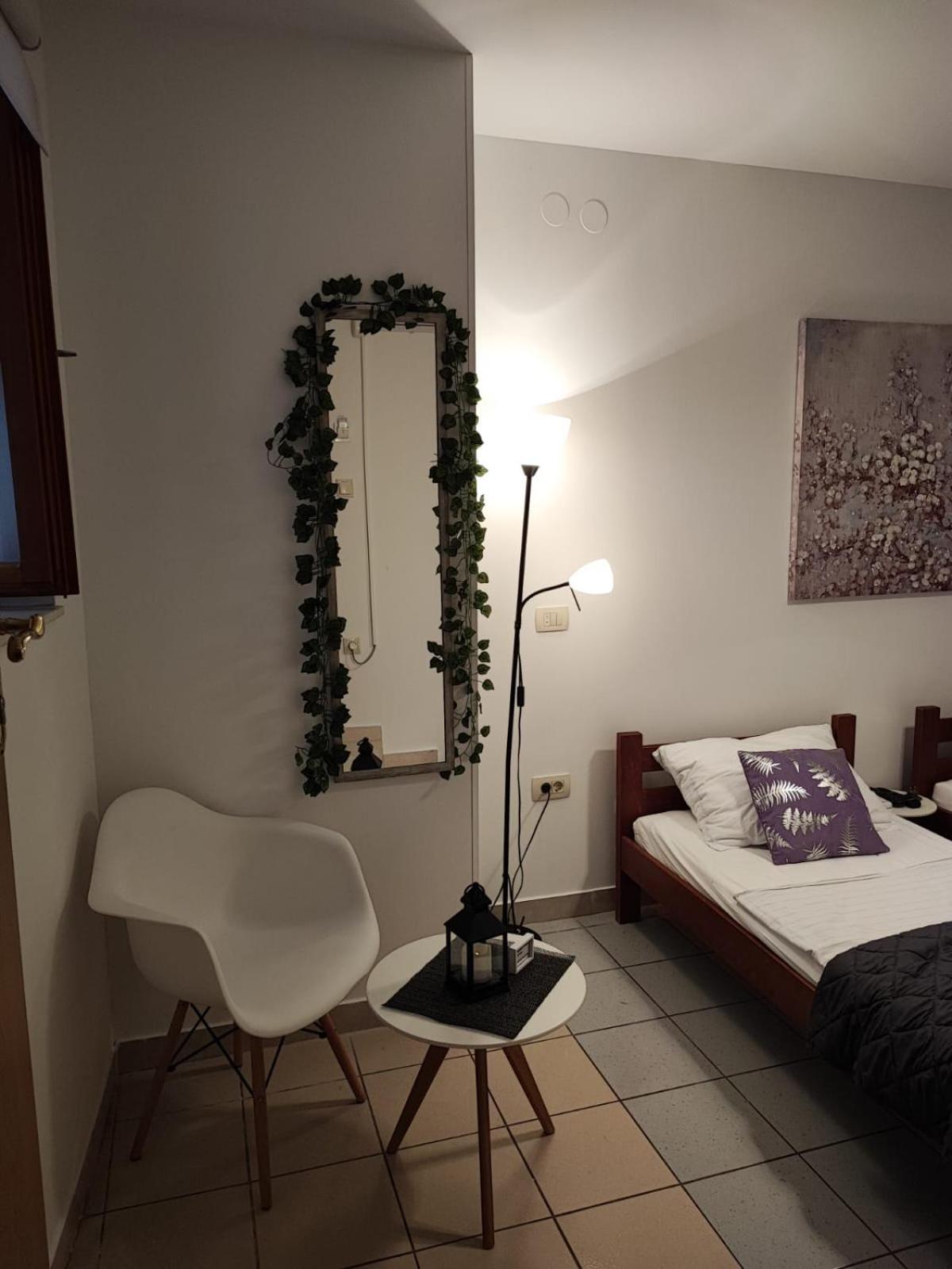 שיבניק Sunny Rooms And Suites מראה חיצוני תמונה