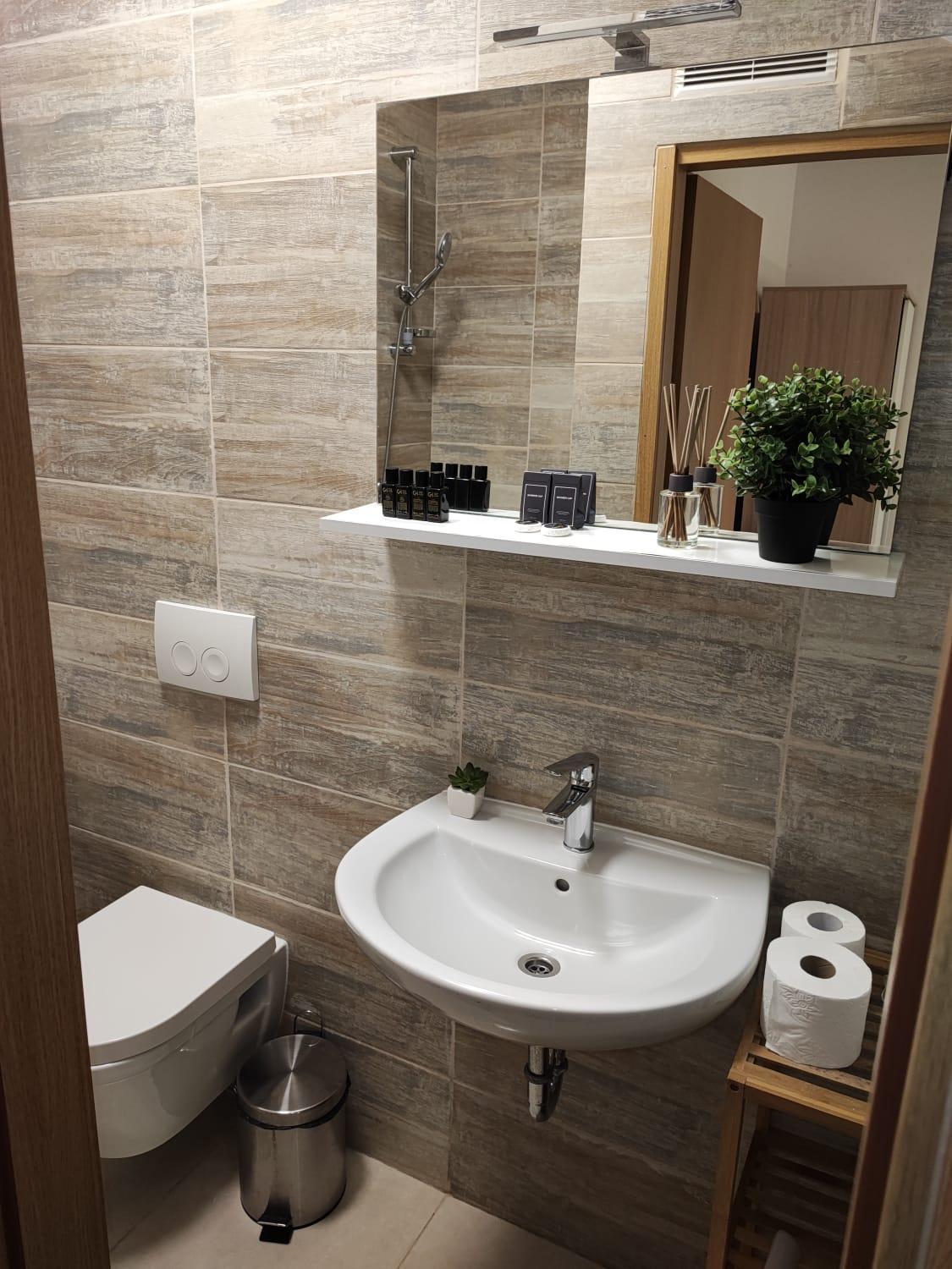 שיבניק Sunny Rooms And Suites מראה חיצוני תמונה